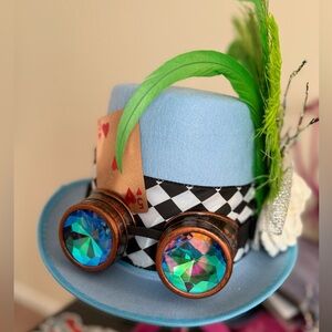 Custom Alice in Wonderland hat 🩵💚